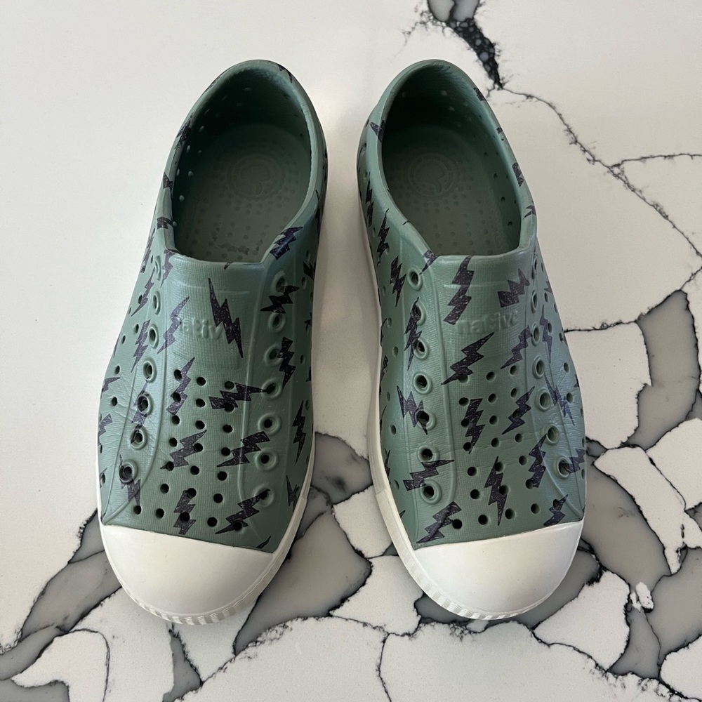 Native Grayish Green with Lightning Bolt Shoes, Kids Size 13